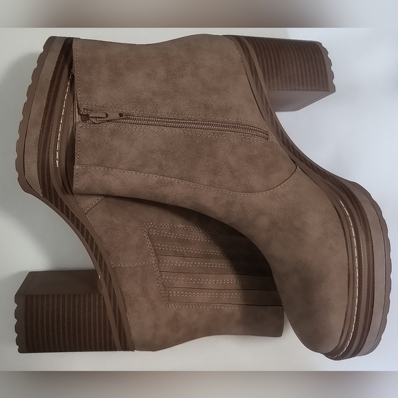 New Steve Madden Heel Boots / Size 10 - Picture 5 of 6